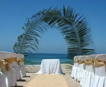 https://cf.ltkcdn.net/weddings/images/slide/106603-455x400-arch13.webp