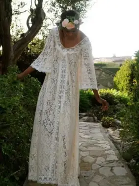 https://cf.ltkcdn.net/weddings/images/slide/180208-536x756-Annabel-Koronkowa-Sukienka-Kaftan.webp