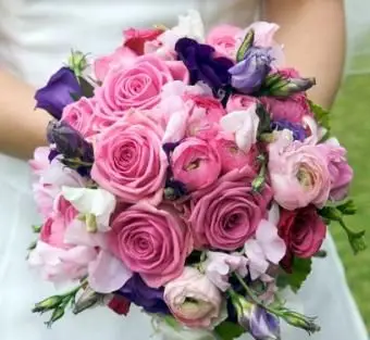 https://cf.ltkcdn.net/weddings/images/slide/106964-408x400-pinkbouquet5.webp