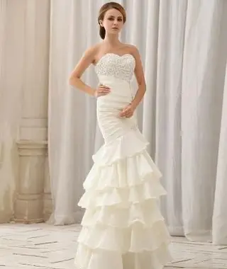 https://cf.ltkcdn.net/weddings/images/slide/190879-640x800-taffeta-mermaid-dress.webp