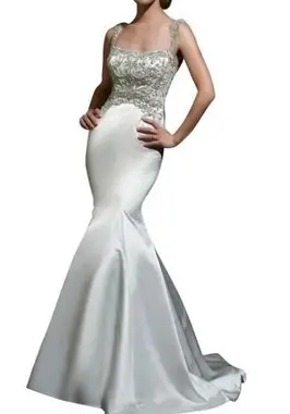 https://cf.ltkcdn.net/weddings/images/slide/190878-533x800-bead-embellished-gown.webp