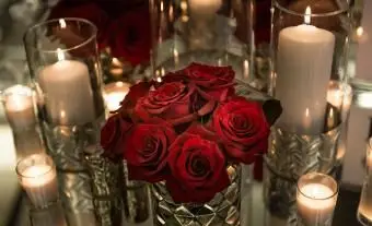 מרכזי חתונה אדומים