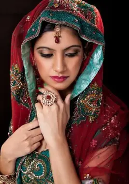 インドのウェディングドレスの写真