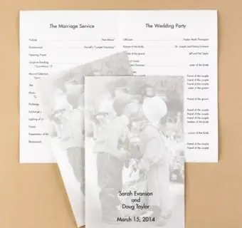 https://cf.ltkcdn.net/weddings/images/slide/169231-400x400-sweethearts-wedding-program.webp