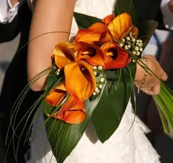 https://cf.ltkcdn.net/weddings/images/slide/241264-850x850-10-calla-lily-bridal-bouquets.webp