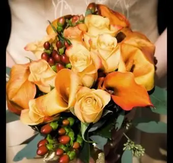 https://cf.ltkcdn.net/weddings/images/slide/241261-850x850-4-calla-lily-bridal-bouquets.webp