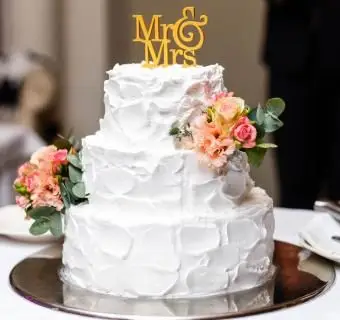 תמונות של עוגות חתונה משלוש שכבות