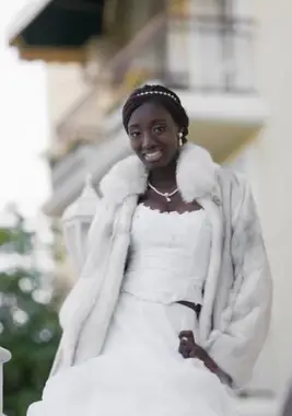 https://cf.ltkcdn.net/weddings/images/slide/106652-566x848-Fur_Coat_Panna młoda.webp
