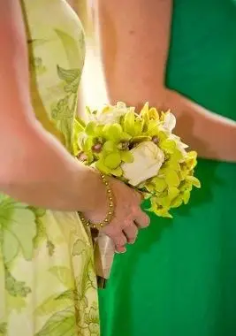 https://cf.ltkcdn.net/weddings/images/slide/106354-267x400-green3.webp