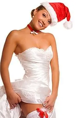 https://cf.ltkcdn.net/weddings/images/slide/106564-250x400-xmasidea15.webp