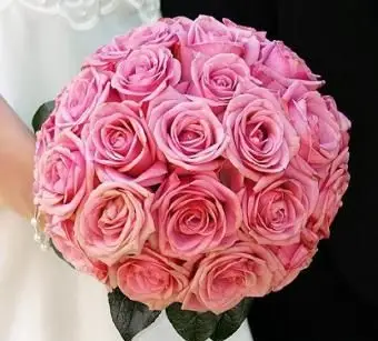 https://cf.ltkcdn.net/weddings/images/slide/106244-416x400-rose3.webp