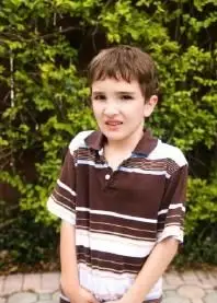 Desafios de autismo de baixo funcionamento