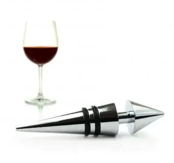 rolha de vinho e vinho tinto