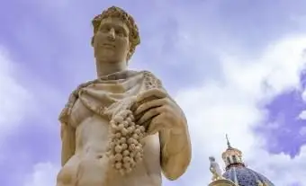 ディオニュソスがどのようにしてワインの神になったのか