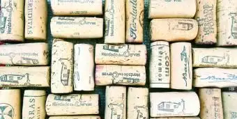 ワインのコルク栓を簡単に均等に切る方法