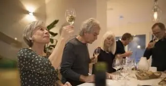 Comment organiser une soirée de dégustation de vins amusante