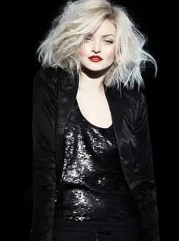 ドレッシーなパンツスーツ