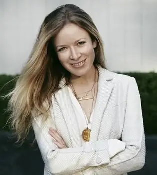 最高の女性の旅行服