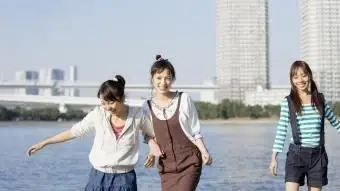 שמלות מגשר לנשים