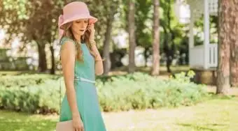 https://cf.ltkcdn.net/womens-fashion/images/slide/258437-850x595-11_teal_green_dress.webp