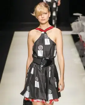 Čierne šaty Armani