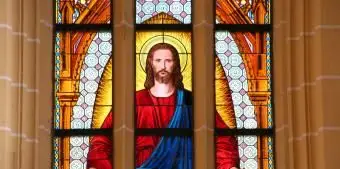 farebné okno kostola v nemecku