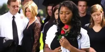 Wiersze pogrzebowe dla mamy dla uczczenia pamięci