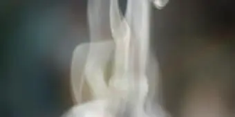 Para i zapach unoszący się z filiżanki kawy