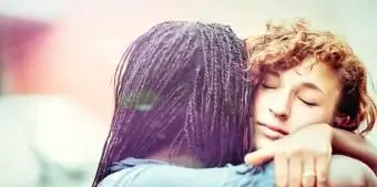 40 ציטוטים מעוררי השראה על מות חבר