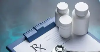 Receta RX y estetoscopio